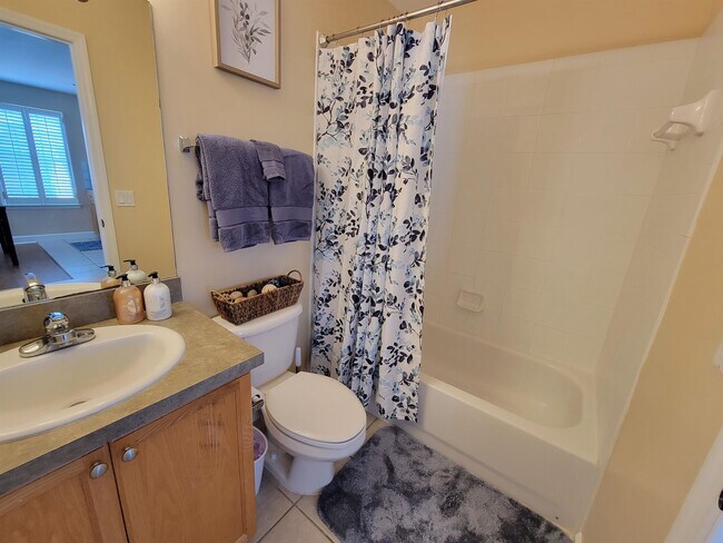 Building Photo - 3223 Whitman Way