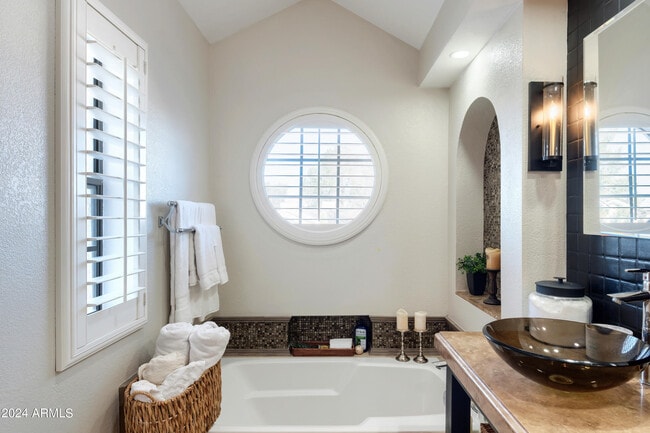 Building Photo - 3207 E Wescott Dr