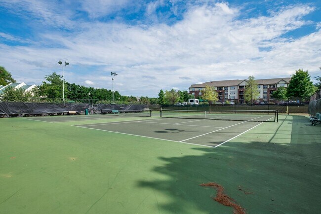 Building Photo - Awesome 2BE/2BA condo in Green Hills!