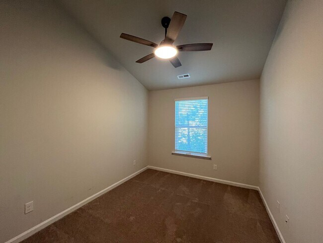 Building Photo - 7650 Knightbell Cir