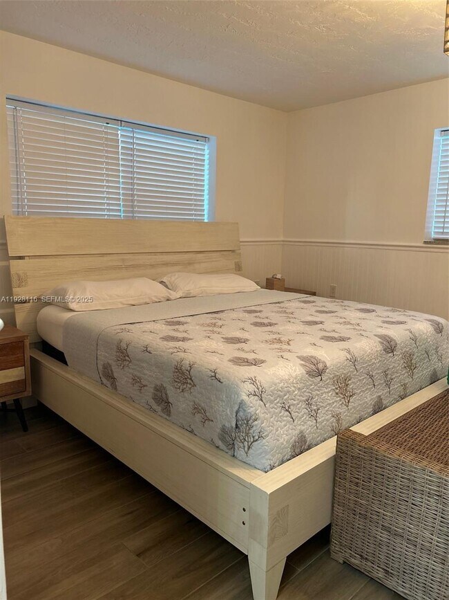 Building Photo - 826 Bonito Ln