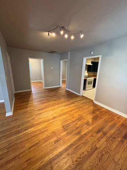 Building Photo - 1134 S Xanthus Ave