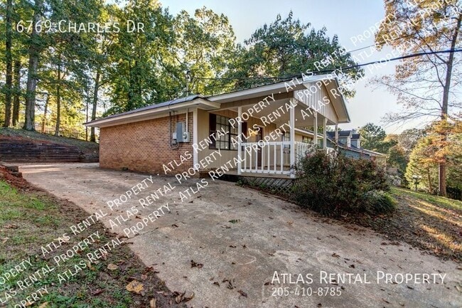 Building Photo - 6769 Charles Dr