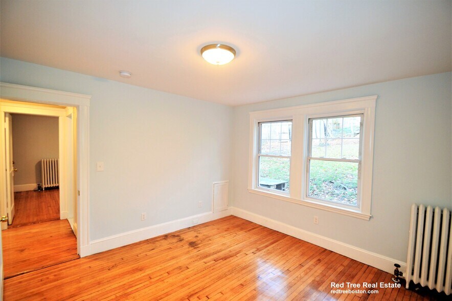 Building Photo - 57 Leamington Rd