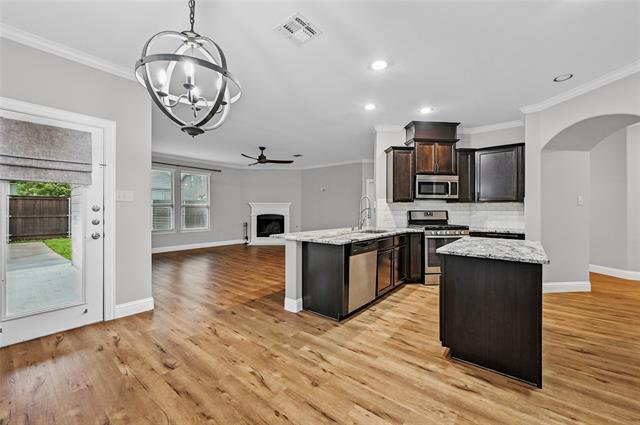 Building Photo - 1512 Greenbrier Dr
