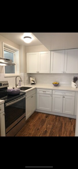 Building Photo - 1280 38th Ave