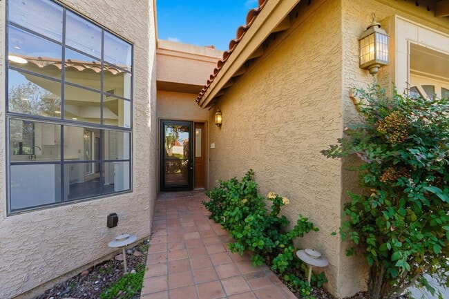 Building Photo - Welcome to this stunning 3-bedroom, 2-bathroom home in the heart of Scottsdale, AZ *RENT SPECIAL*
