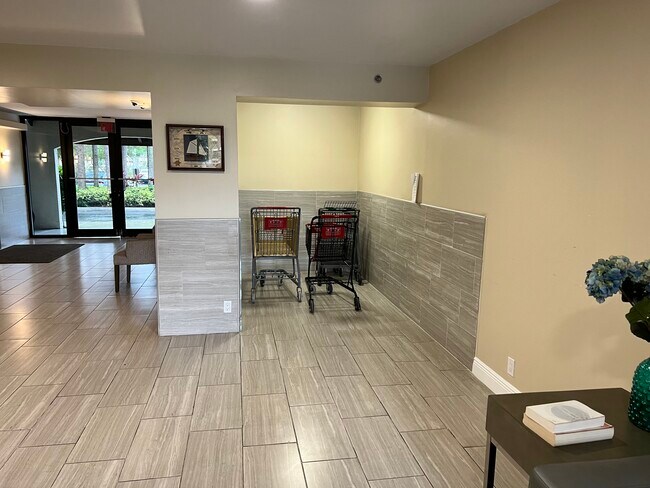 Building Photo - 955 Egret Cir