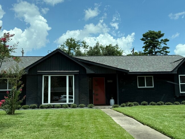 Building Photo - 5450 Birdwood Rd