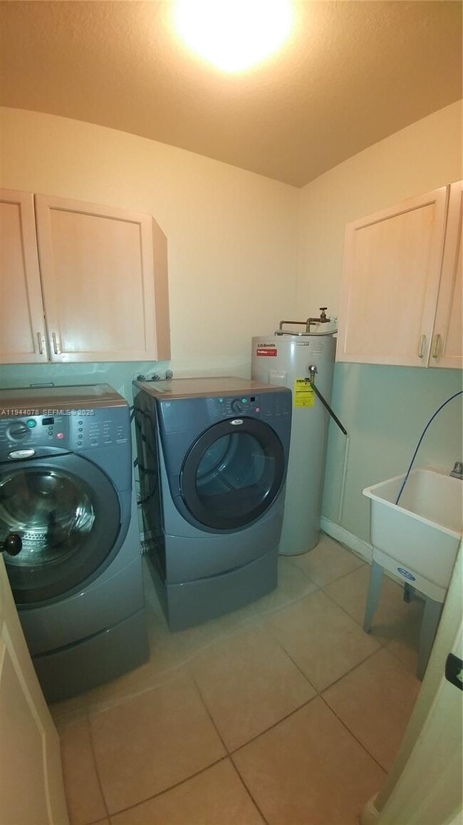 Building Photo - 15387 SW 21 Ln