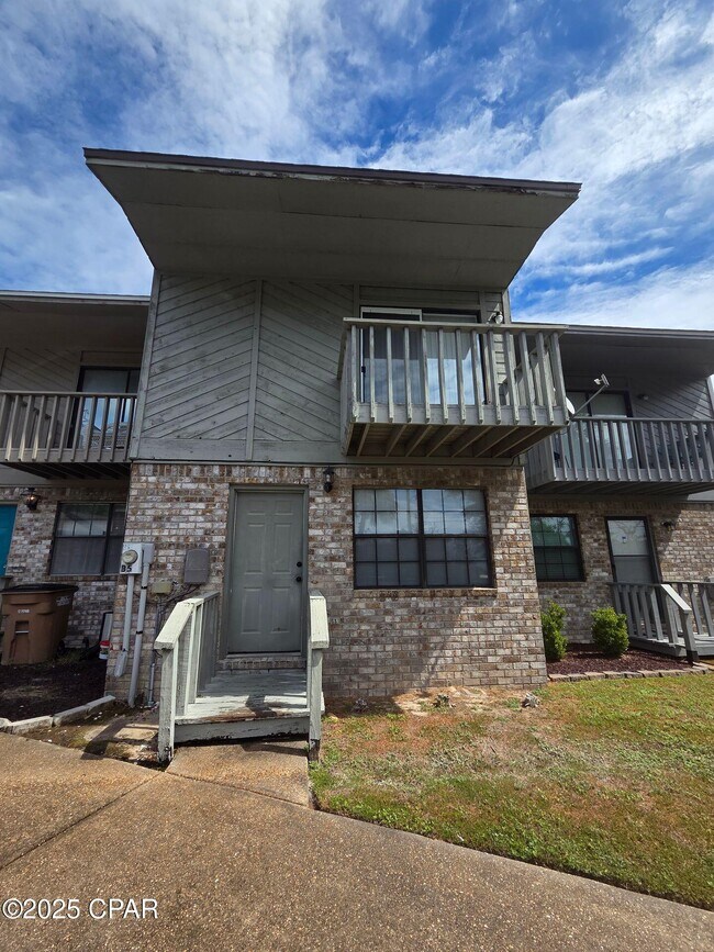 Primary Photo - 7320 Chipewa St