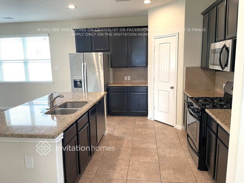Building Photo - 30607 Gardenia Trace Dr