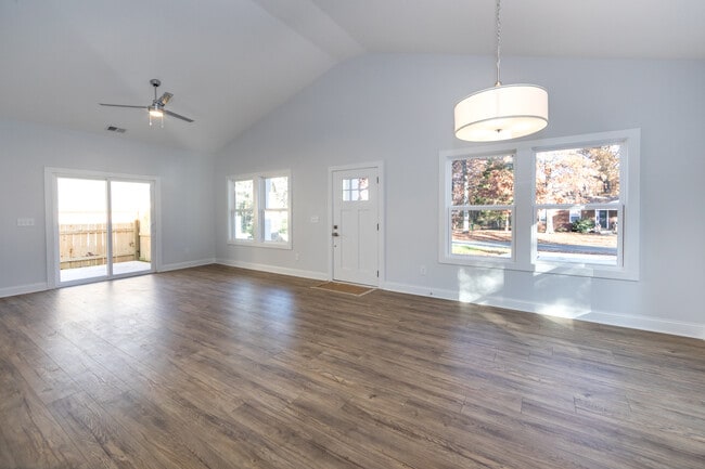 Building Photo - 805 Rodey Ave