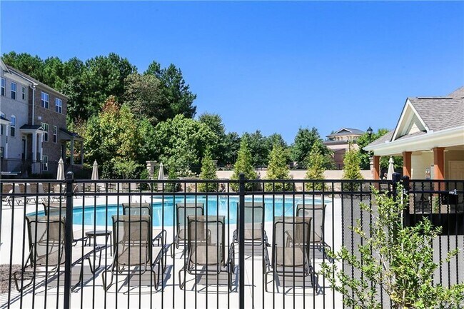 Building Photo - 770 Sunset Park Dr