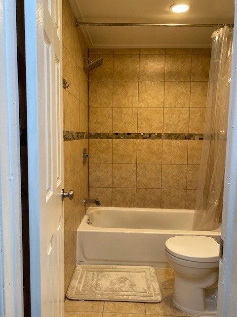 1st floor bathroom,3 - 7550 Eagle Rock Dr