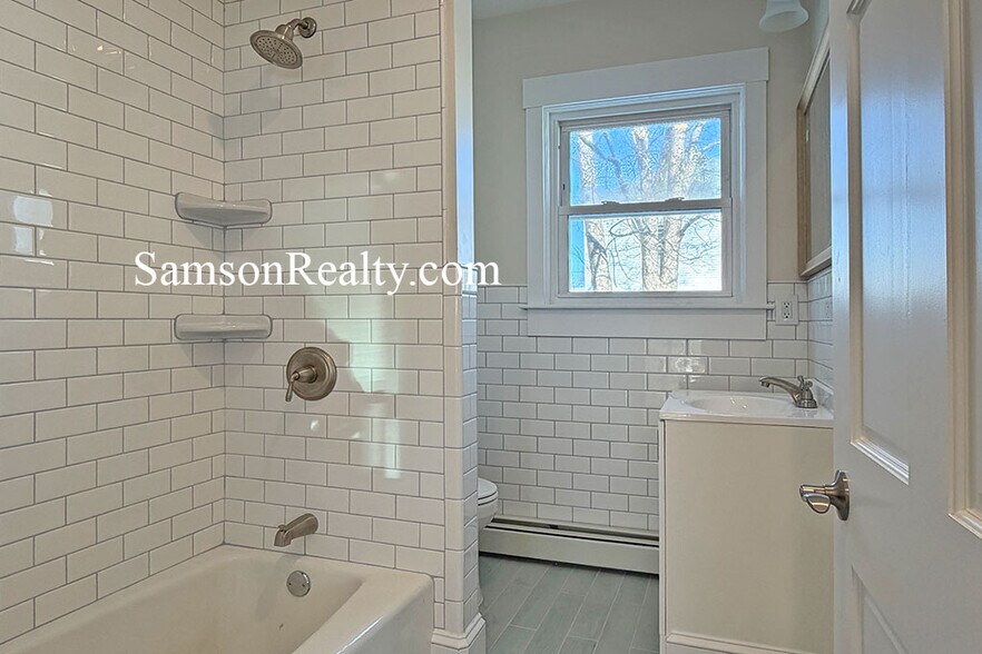 Building Photo - 178 Hillside Ave