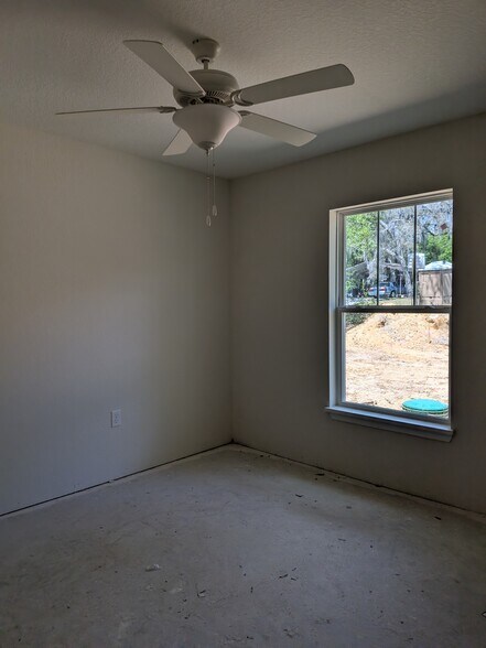 Building Photo - 1640 W Saint Elizabeth Pl