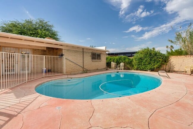 Building Photo - Spacious Tucson Rental Home with Pool & Mo...
