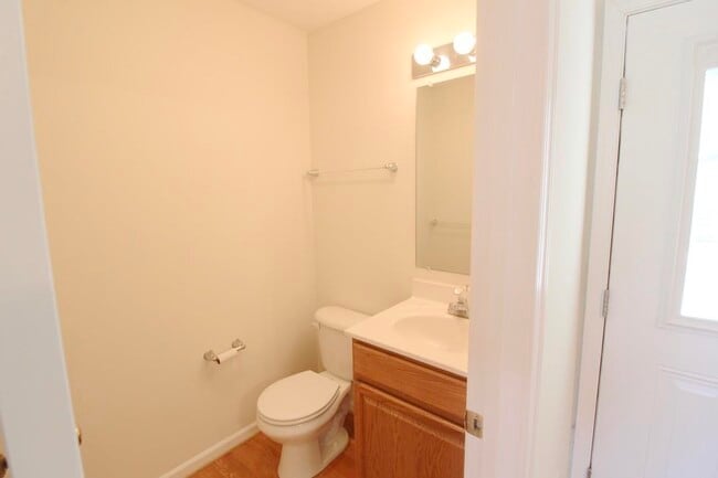 Building Photo - 351 Emerson Ln