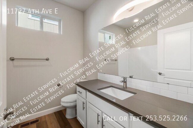 Building Photo - 11727 4th Ave E