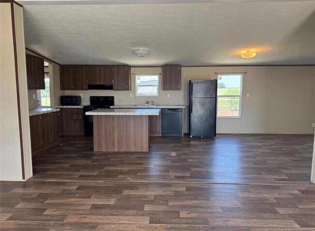 Building Photo - 104 Dockal Dr