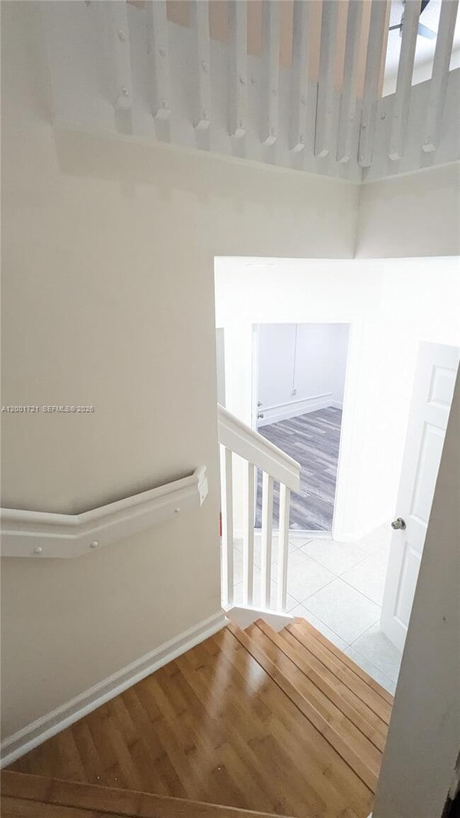 Building Photo - 213 E Forest Oak Cir