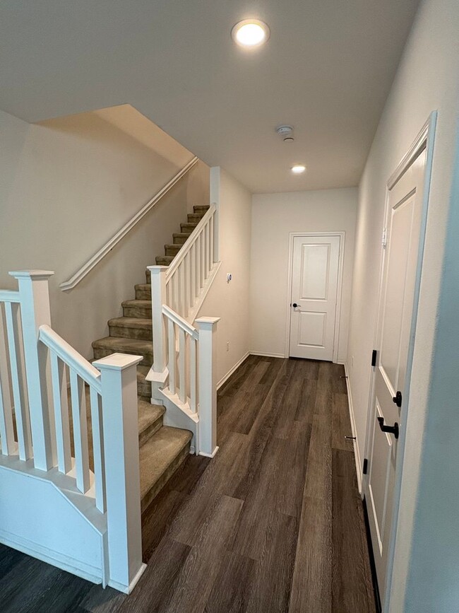 Building Photo - Beautifully Upgraded 2 Bedroom, 2-Bathroom Condo--Ontario