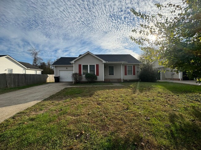 Building Photo - Single Family Home in Clarksville