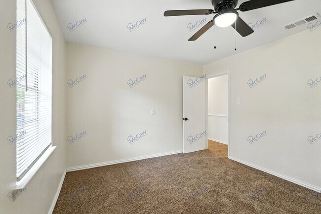 Building Photo - 4425 Central Ln