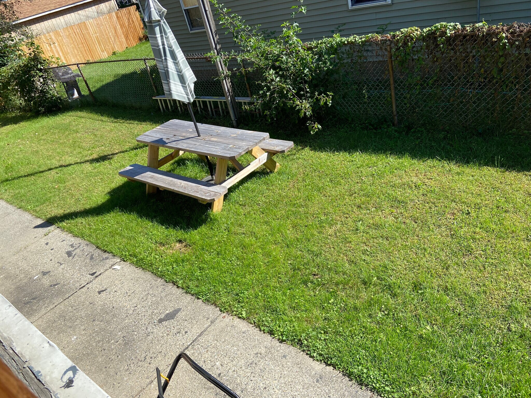 Building Photo - 1300 6th Ave