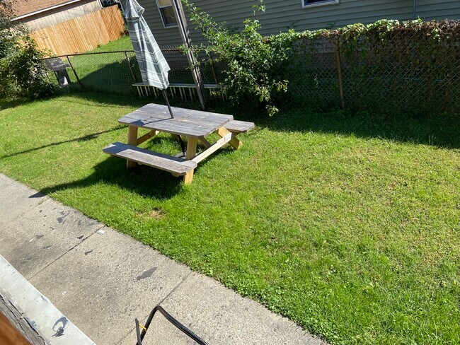 Building Photo - 1300 6th Ave