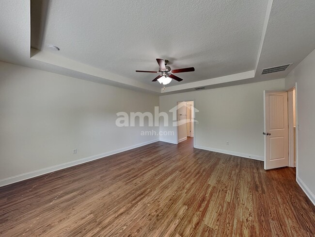 Building Photo - 3132 Creek Village Ln