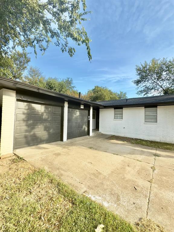 Building Photo - 4312 Meadowpark Dr