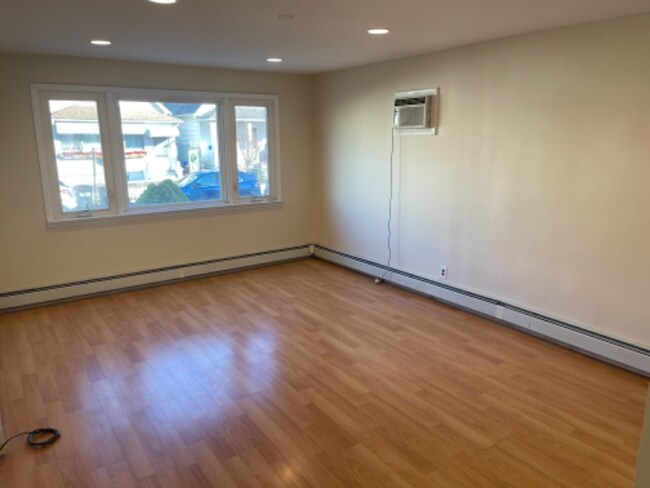 Building Photo - 31 Blakeley Pl