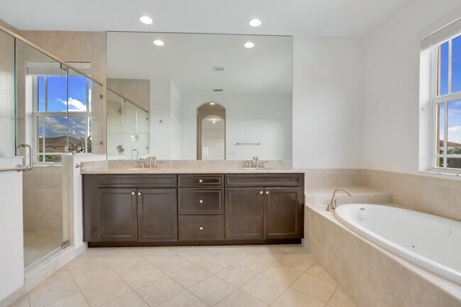 Building Photo - 9761 S Miralago Way