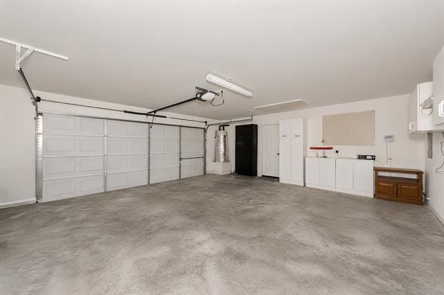 Building Photo - 2230 Park Hurst Dr