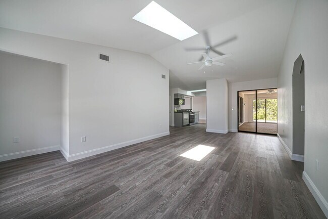 Building Photo - “Spacious 3-Bed Retreat with Granite Elega...