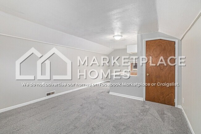 Building Photo - 9421 Courville St