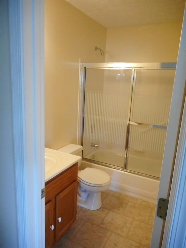 Building Photo - 104 Bayland Dr