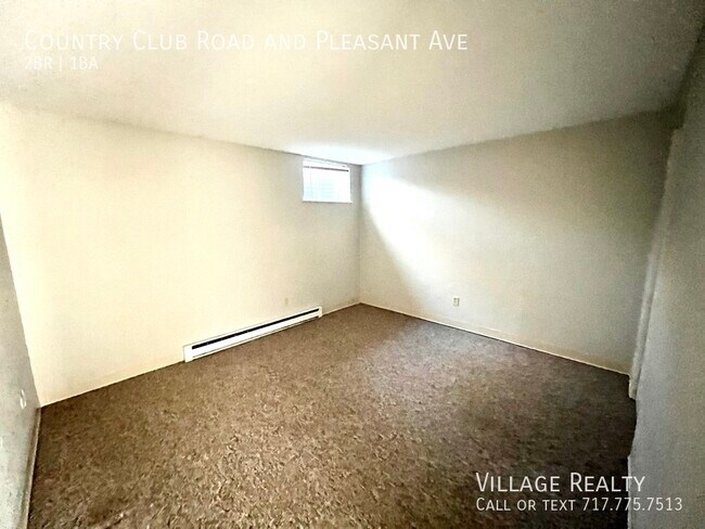 Building Photo - 605 Country Club Rd