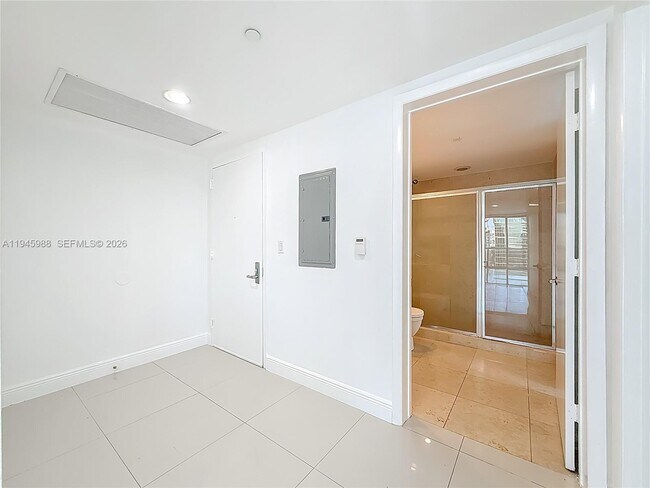 Building Photo - 475 Brickell Ave