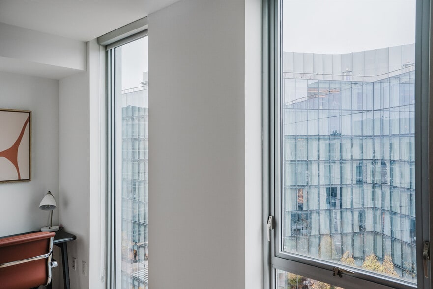 Building Photo - 875 10th St NW