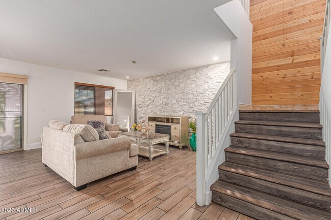 Building Photo - 11114 W Pierson St