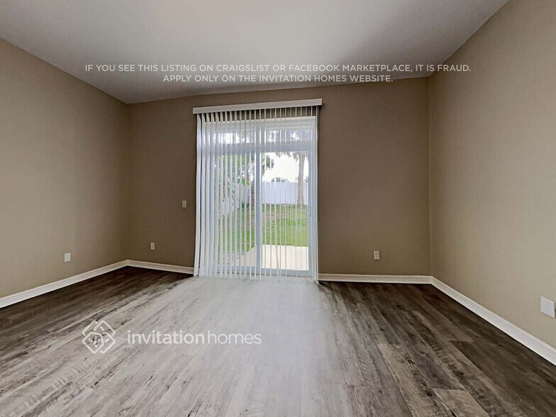 Building Photo - 341 Oak Springs Dr