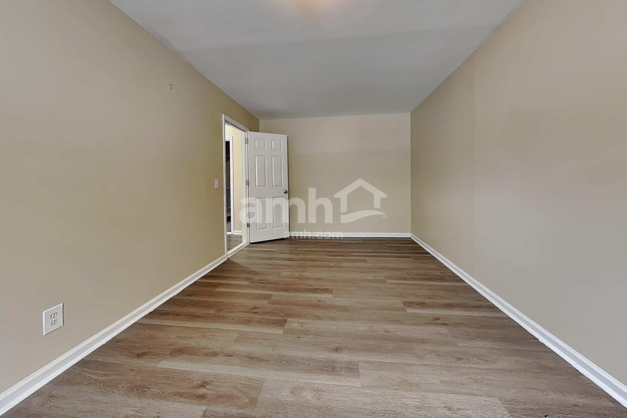 Building Photo - 57 Springwater Dr