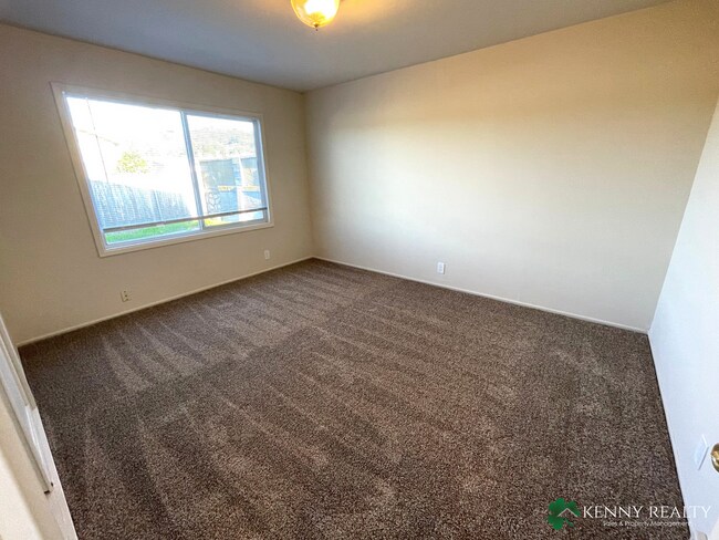Building Photo - Remodeled 3 Bedroom, 2 Bath in South San Francisco off of Hillside
