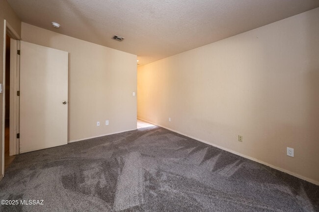 Building Photo - 3080 W Placita De La Roseta