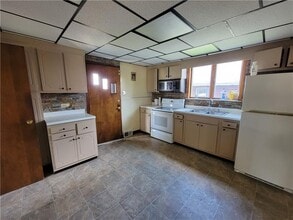 Building Photo - 404 W Cunningham St