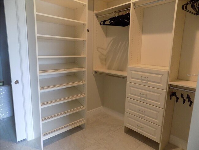 Building Photo - 329 Bayridge Pl