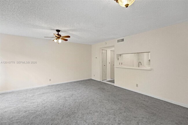 Building Photo - 9901 Westview Dr